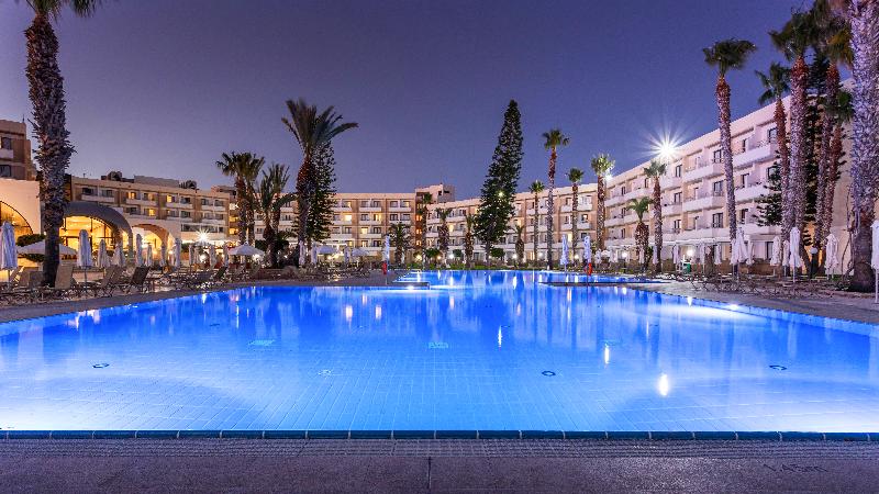 هتل Louis Phaethon Beach