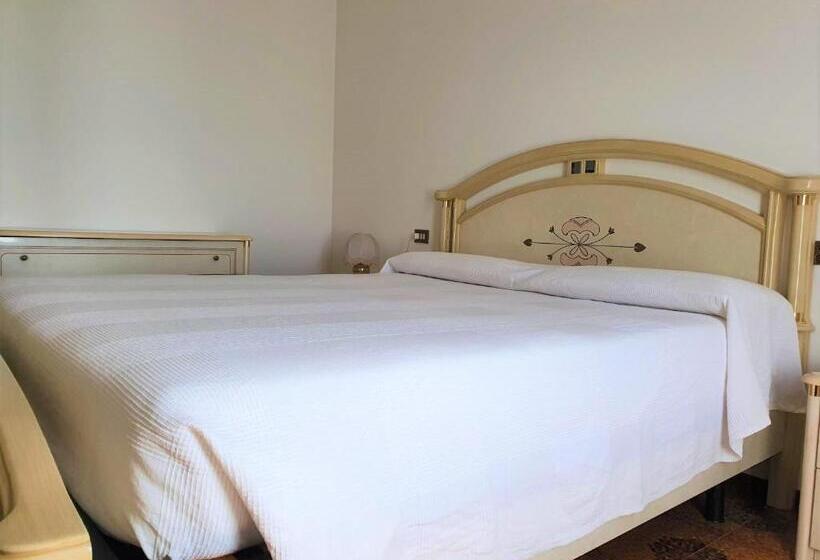 فندق Madonna Di Luciago