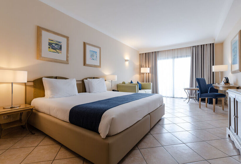 Maritim Antonine Hotel & Spa