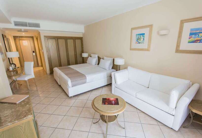 Maritim Antonine Hotel & Spa