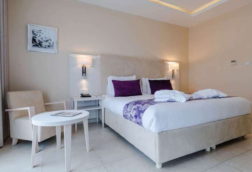 Maritim Antonine Hotel & Spa