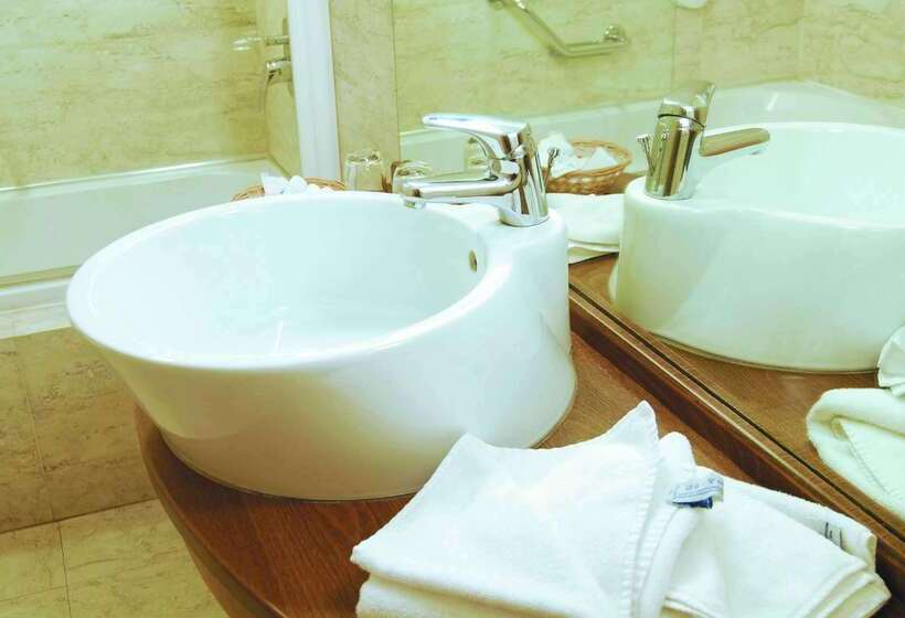 Maritim Antonine Hotel & Spa