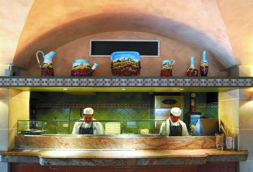 Maritim Antonine Hotel & Spa