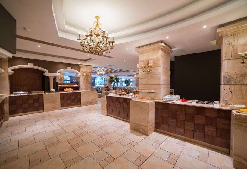 Maritim Antonine Hotel & Spa