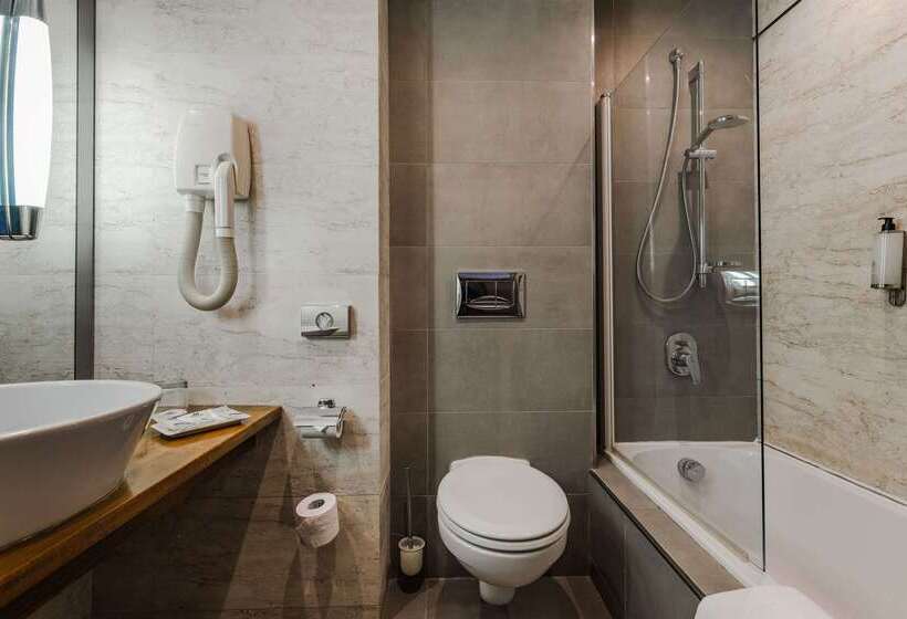 Maritim Antonine Hotel & Spa