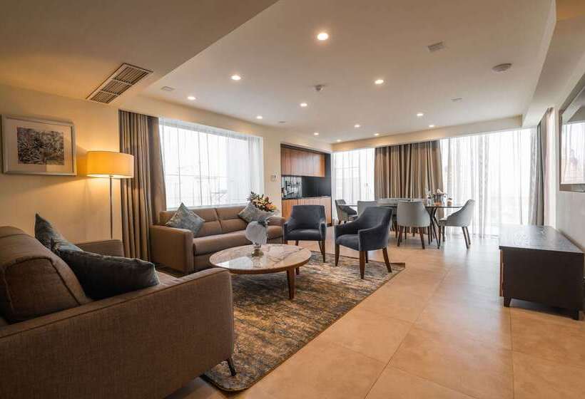 Maritim Antonine Hotel & Spa