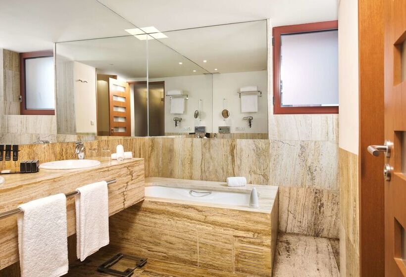 هتل Meliá Bilbao