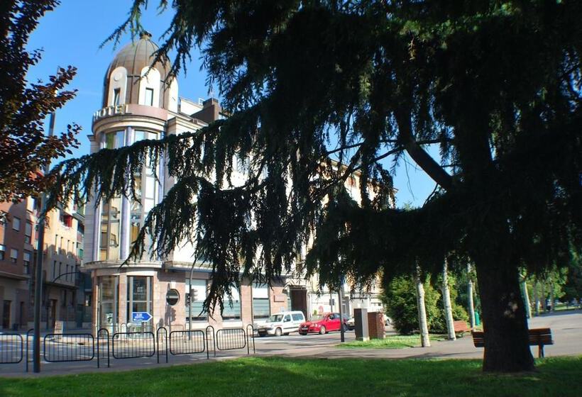 هتل Mieres Del Camino