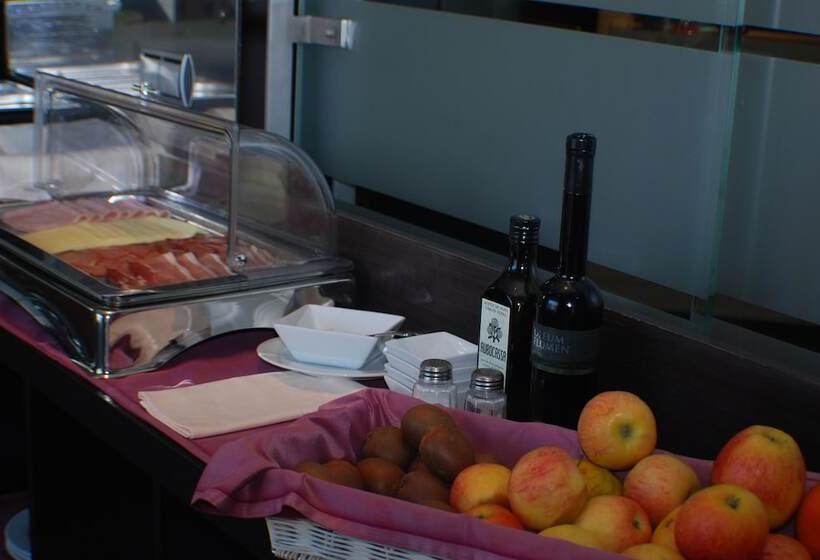 هتل Mieres Del Camino