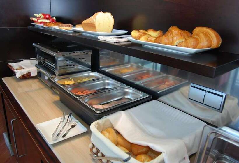 هتل Mieres Del Camino