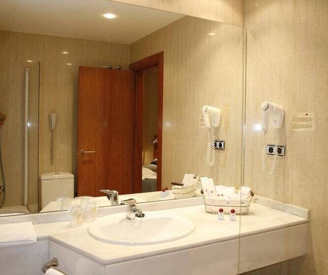 هتل Mieres Del Camino