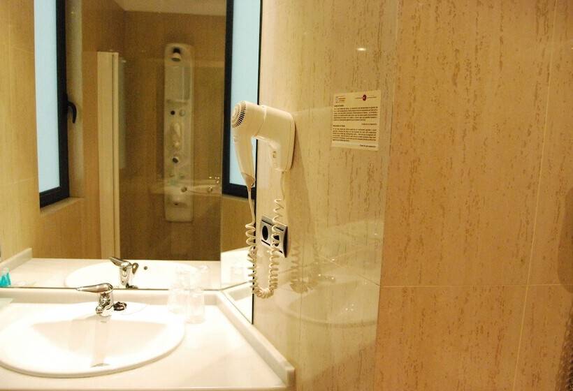 هتل Mieres Del Camino