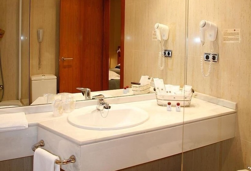 هتل Mieres Del Camino