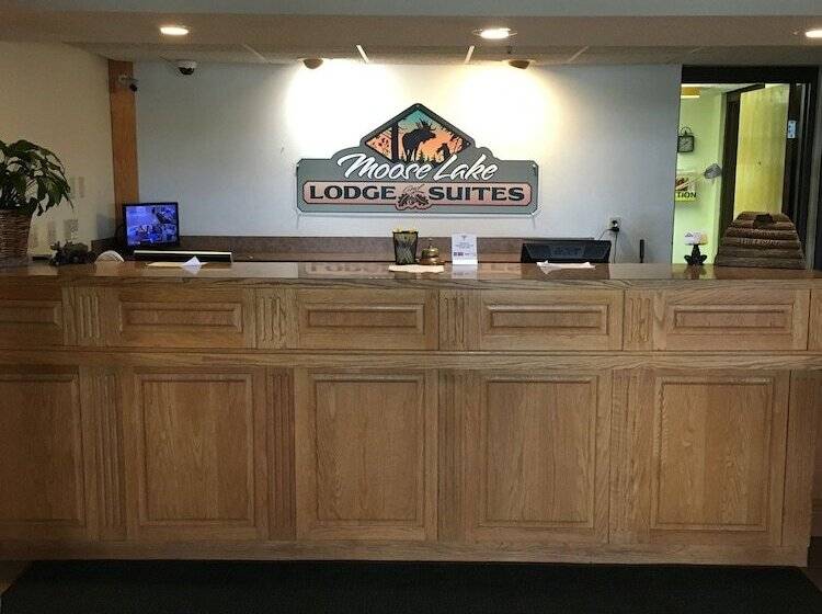 ホテル Moose Lake Lodge & Suites