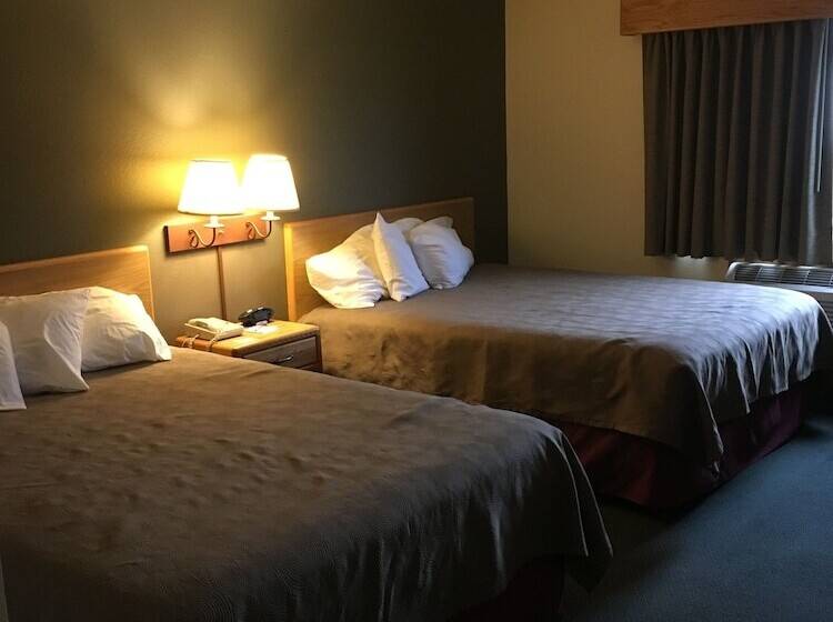 ホテル Moose Lake Lodge & Suites