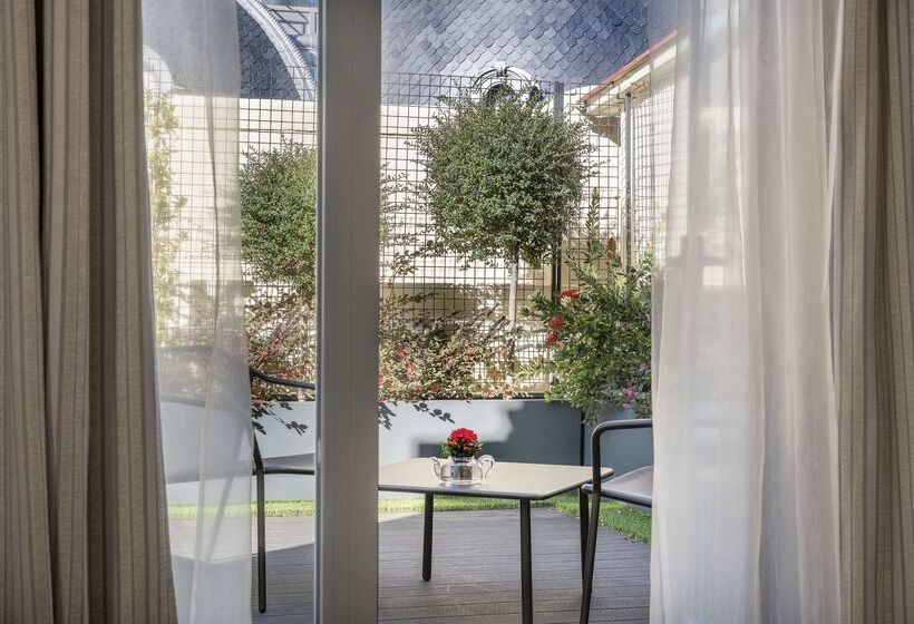 هتل NH Collection Madrid Paseo Del Prado