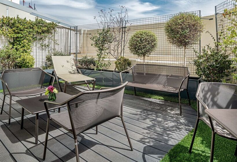 هتل NH Collection Madrid Paseo Del Prado