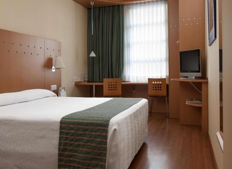 فندق NH Valencia Las Ciencias