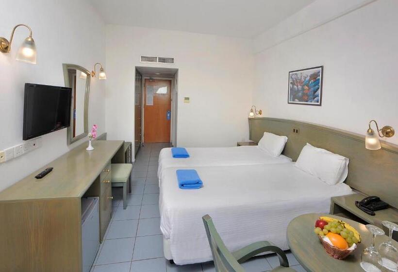 Nissiana Hotel & Bungalows