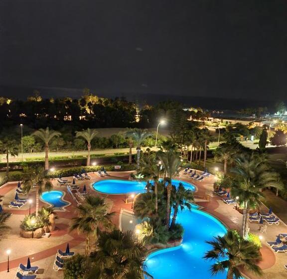 Nissiana Hotel & Bungalows