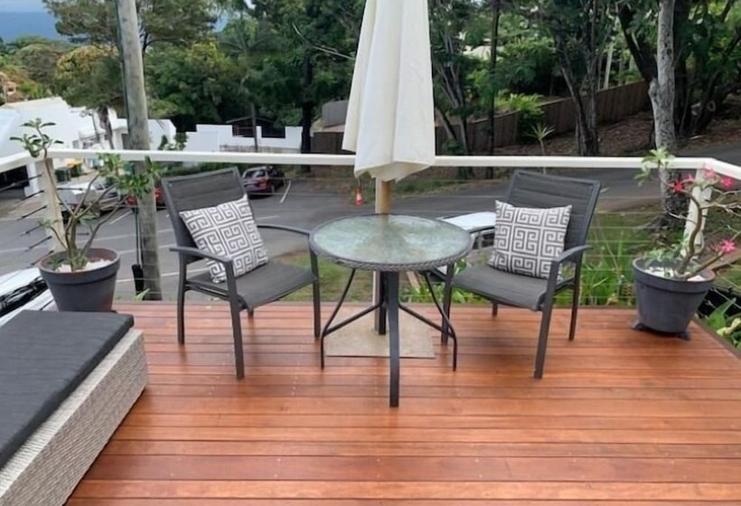 هتل Port Douglas Cottage & Lodge