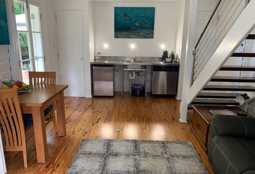 هتل Port Douglas Cottage & Lodge