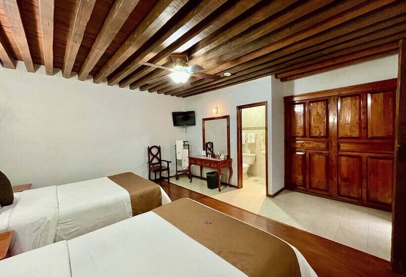 فندق Puebla Plaza