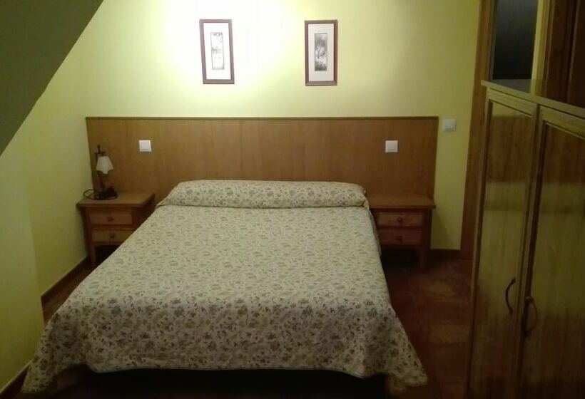 هتل Puente De Piedra