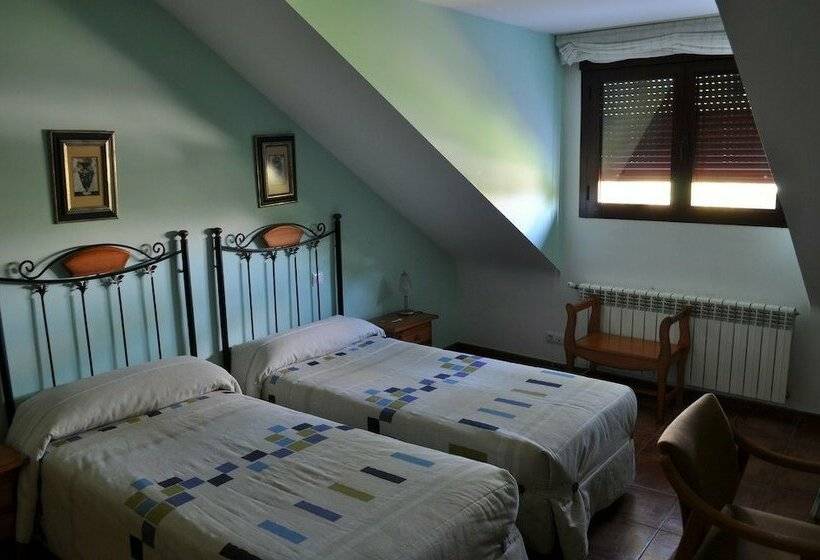 هتل Puente De Piedra