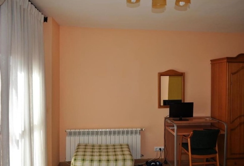 هتل Puente De Piedra