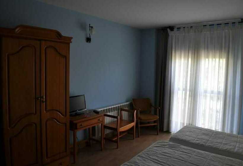 هتل Puente De Piedra