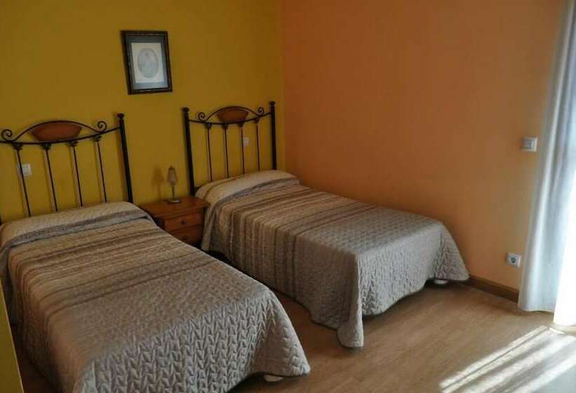 هتل Puente De Piedra