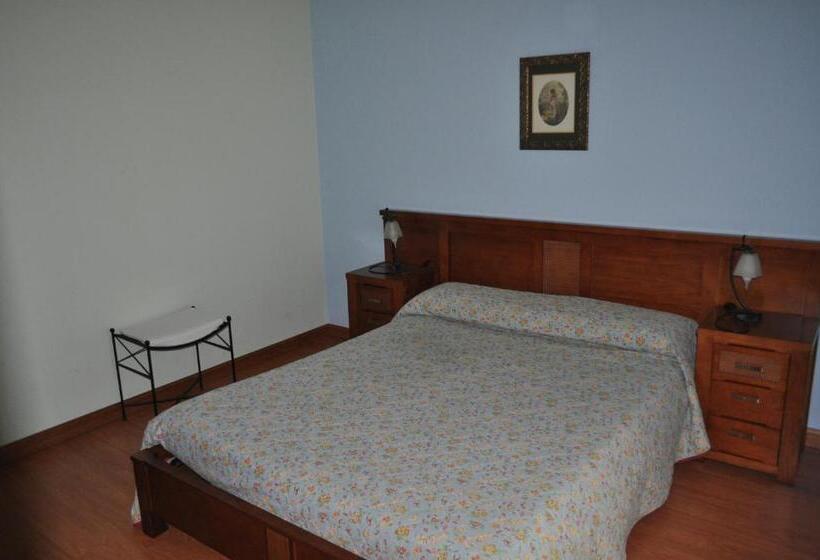 هتل Puente De Piedra