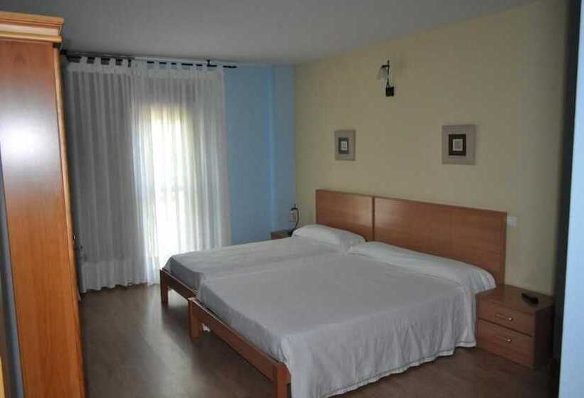 هتل Puente De Piedra