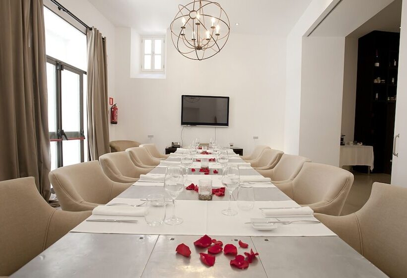 Puro Hotel Oasis Urbano