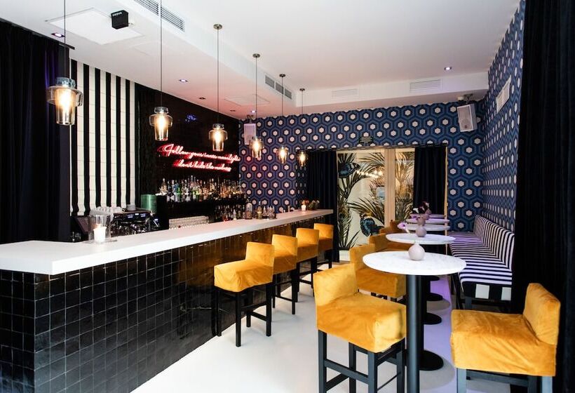 Puro Hotel Oasis Urbano