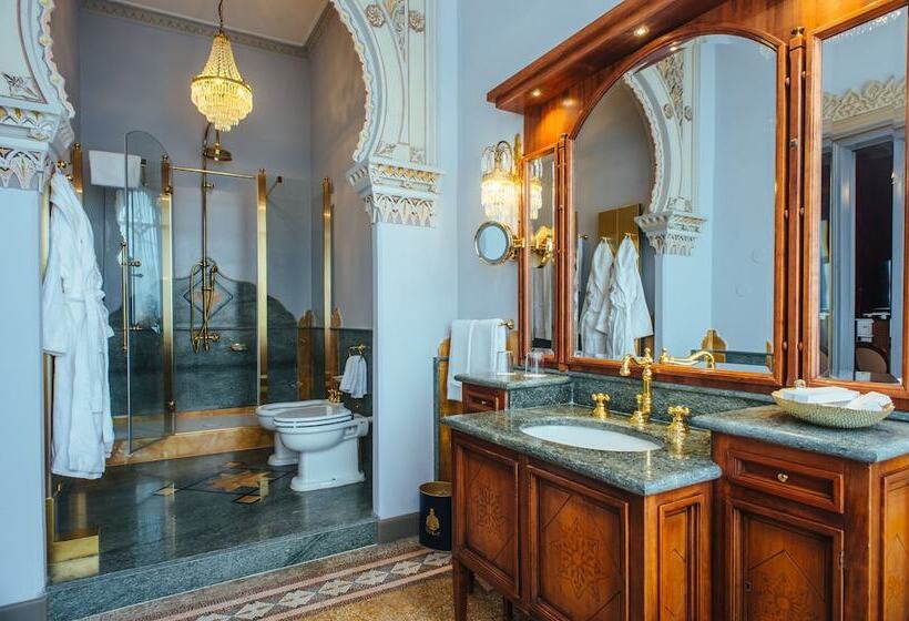 هتل Relais & Chateaux Villa Crespi