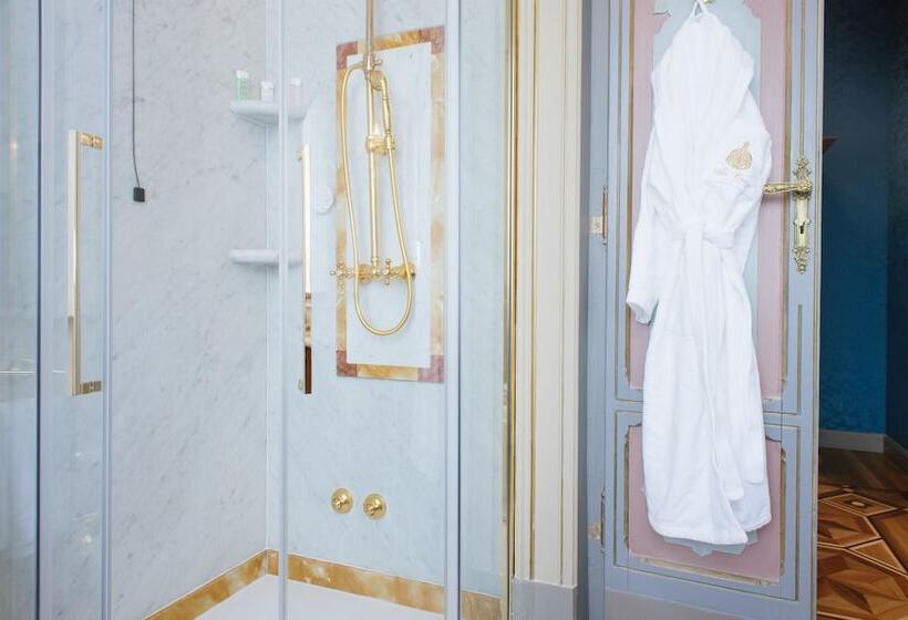 فندق Relais & Chateaux Villa Crespi