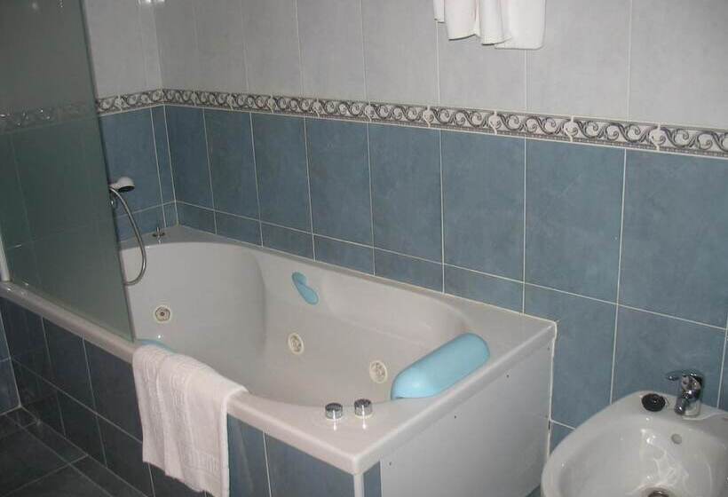 Отель Reyes De León