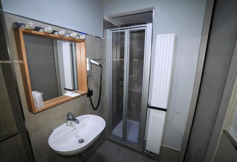 هتل Rinaldo Apartments