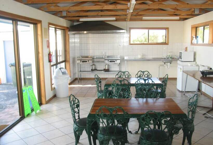 ホテル Robetown Motor Inn & Apartments