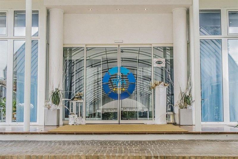 Отель Roero Park