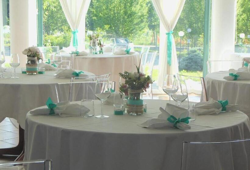 Отель Roero Park