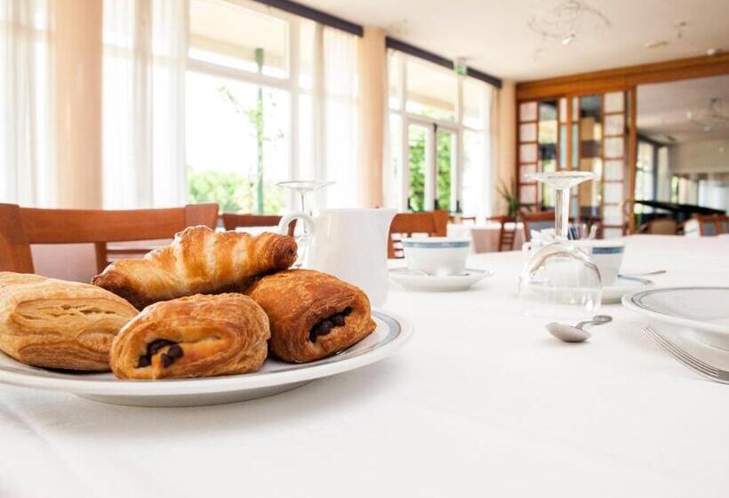 Отель Roero Park