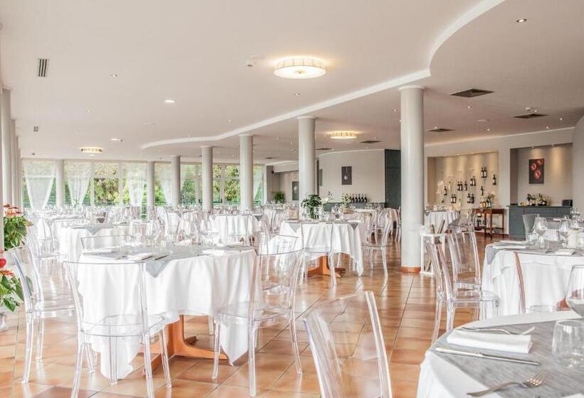 Отель Roero Park