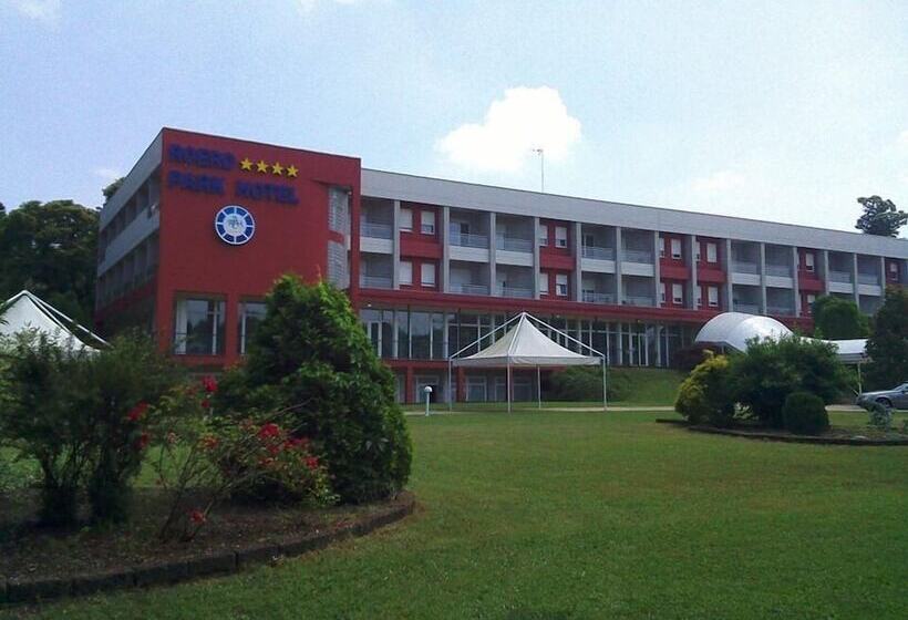 Отель Roero Park