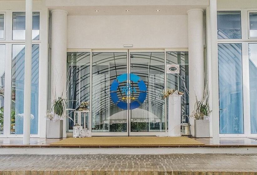 Отель Roero Park