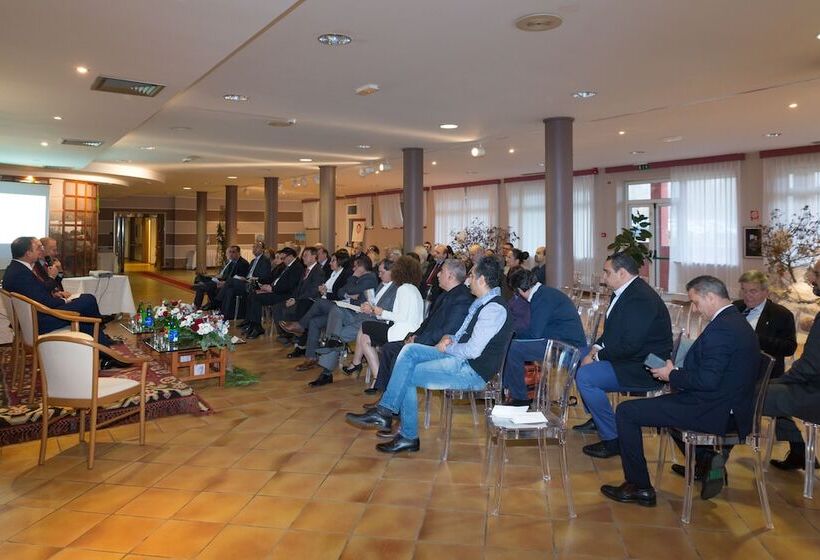 Отель Roero Park