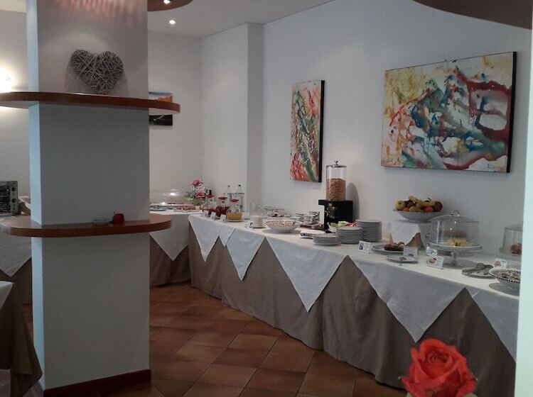 Отель Roero Park