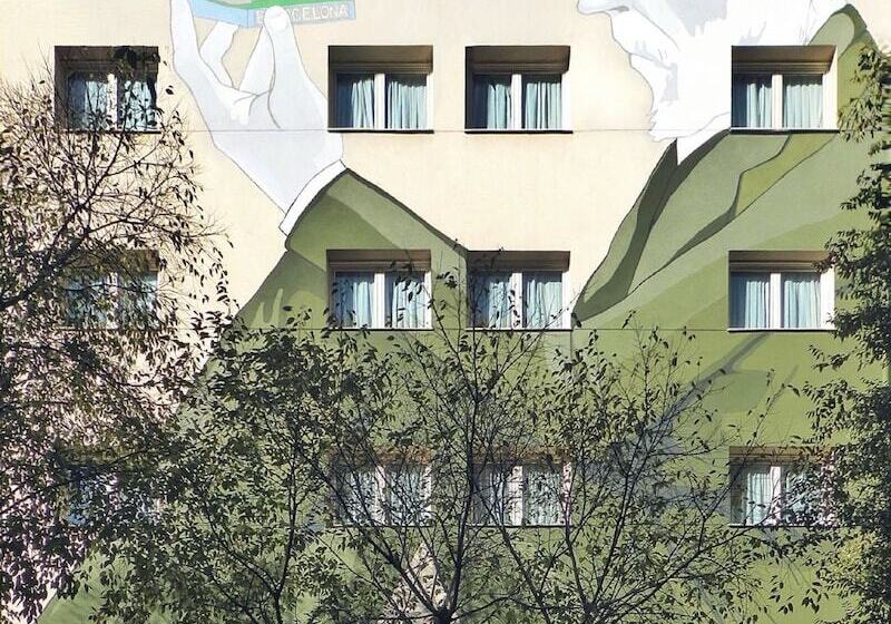 Отель Sagrada Familia